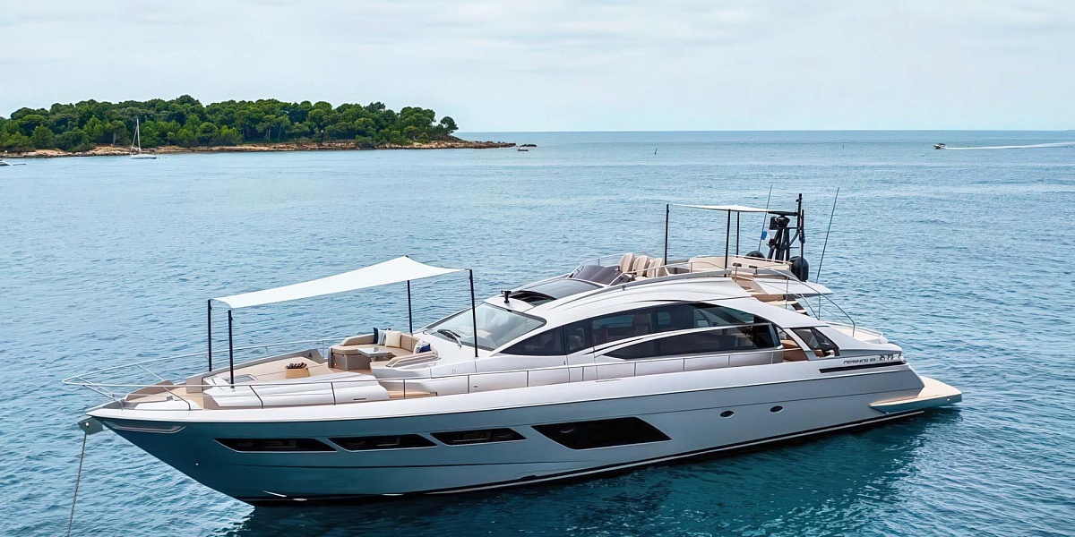 Аренда яхты Pershing 8X во Франции